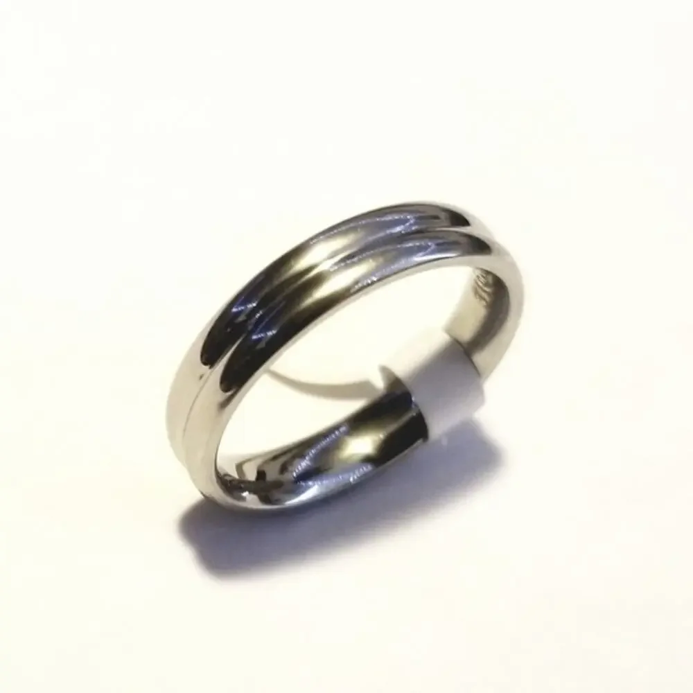 New‎ stainless steel ring. Size 11